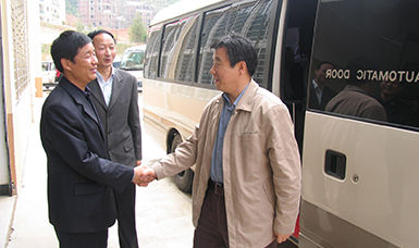 福建省委书记卢展工视察广发（中国）集团