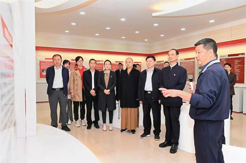 福建省人大常委会党组书记、副主任雷春美和全国人大代表到顺昌广发（中国）等地调研